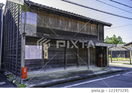 日坂宿の街並み　萬屋　静岡県掛川市 121973295