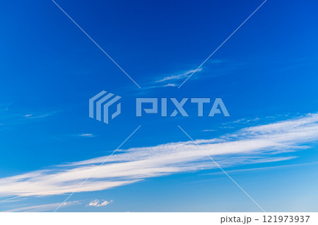 爽やかな冬の青空 爽やかな冬の青空 121973937