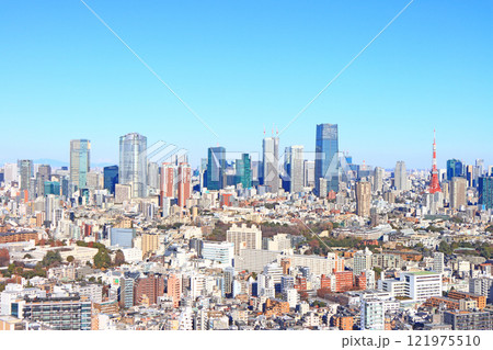東京都港区、東京の町並みと東京タワーの風景 121975510