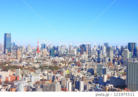 東京都港区、東京の町並みと東京タワーの風景 121975511