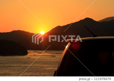 瀬戸内海と夕日 瀬戸内海と夕日 121976670