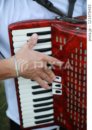 Technique And Ability Of A Professional Accordion Player  121978483