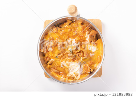 豚キムチ 卵とじ 豚キムチ 卵とじ 121983988