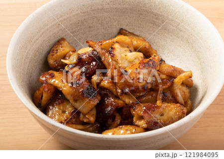 鶏皮　炭火焼き 121984095