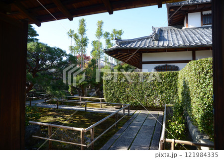 大徳寺　瑞峯院の境内　京都市北区紫野 121984335