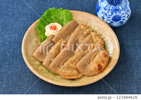 黒はんぺん、黒半平、黒ハンペン、いわしはんぺん、鰯はんぺん、イワシはんぺん、焼きはんぺん、焼半片 121984626