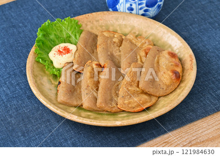 黒はんぺん、黒半平、黒ハンペン、いわしはんぺん、鰯はんぺん、イワシはんぺん、焼きはんぺん、焼半片 121984630