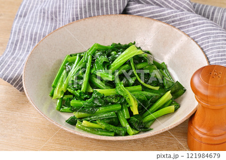 ホウレンソウ炒め、法蓮草、ほうれんそう、ホウレンソウ、ほうれん草、緑黄色野菜、葉物野菜、野菜炒め ホウレンソウ炒め、法蓮草、ほうれんそう、ホウレンソウ、ほうれん草、緑黄色野菜、葉物野菜、野菜炒め 121984679