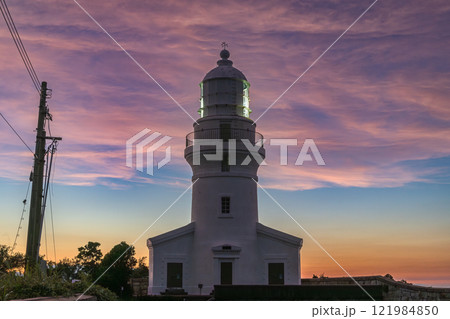 夕景　屋久島灯台　屋久島国立公園(秋 121984850