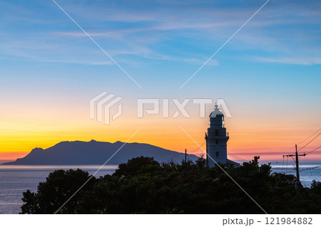 夕景　屋久島灯台　屋久島国立公園(秋 121984882