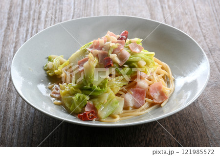 白菜とベーコンのペペロンチーノ 白菜とベーコンのペペロンチーノ 121985572