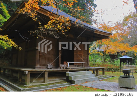 秋の金剛輪寺（地蔵堂・滋賀県愛荘町） 121986169