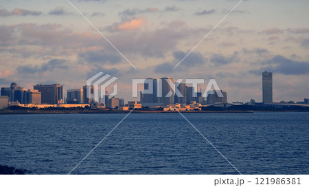 茜浜から見た幕張新都心 121986381