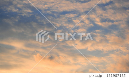 夕暮れの空 夕暮れの空 121987185