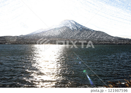 冬の晴れた空と湖面と富士山 121987596