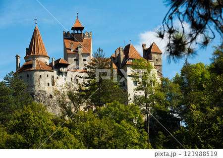 Bran Castle on cliff top, Romania Bran Castle on cliff top, Romania 121988519
