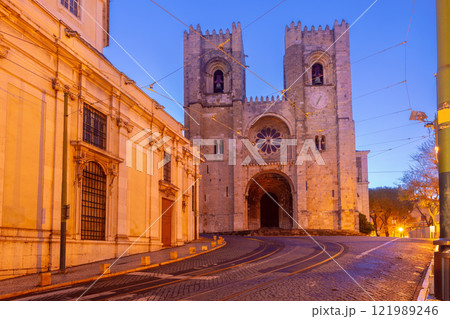 Se Cathedral at Dawn Lisbon Portugal 121989246