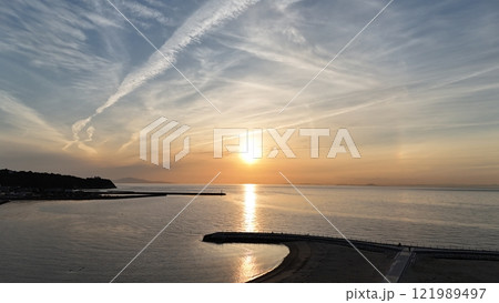 播磨灘に沈む夕日 播磨灘に沈む夕日 121989497