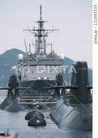 潜水艦の休息 121991533