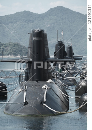 潜水艦の休息 121991534