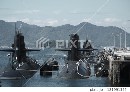 潜水艦の休息 121991535
