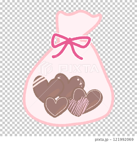 ピンク色の袋に入ったハート型のチョコレート ピンク色の袋に入ったハート型のチョコレート 121992069