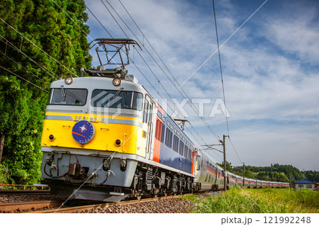 黒田原ー高久を走行する寝台特急 カシオペア 121992248