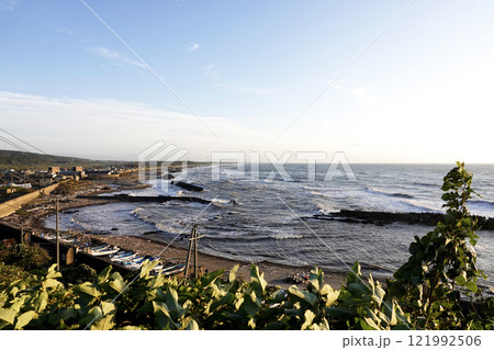 秋田県八峰町 鹿の浦展望所から能代方面を望む 秋田県八峰町 鹿の浦展望所から能代方面を望む 121992506