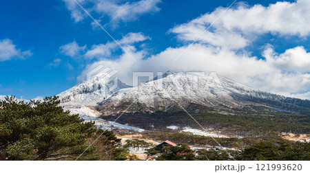 雪の霧島ジオパーク_二湖パノラマ展望台 121993620