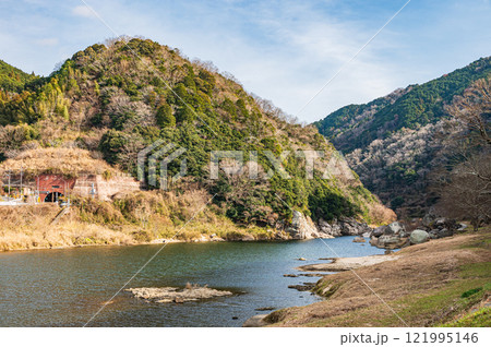 冬の木津川風景　京都府笠置町 121995146
