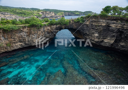 ブロークンビーチ ユニークな岩層とターコイズ ブルーの海⑪ ブロークンビーチ ユニークな岩層とターコイズ ブルーの海⑪ 121996496