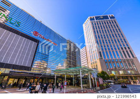 日本の横浜都市景観1月。横浜タカシマヤや横浜ベイシェラトンHなどを望む…=令和7年1月15日 日本の横浜都市景観1月。横浜タカシマヤや横浜ベイシェラトンHなどを望む…=令和7年1月15日 121996543