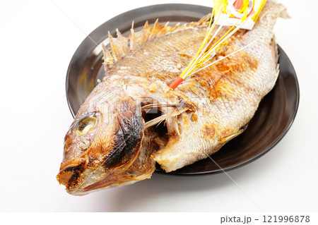 鯛の塩焼き 尾頭付き 鯛の塩焼き 尾頭付き 121996878