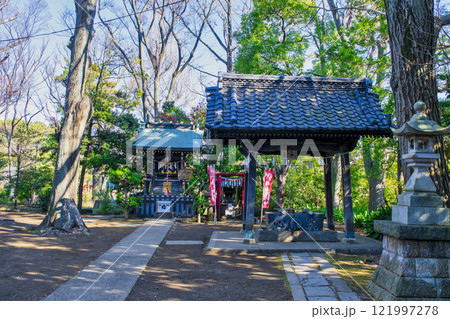 東京都大田区　千束八幡神社　境内　源頼朝と名馬・池月（いけづき）伝承の神社 121997278