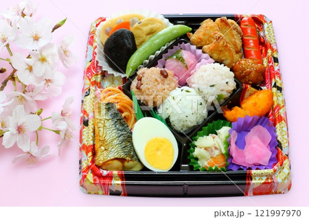 お花見弁当(花見イメージ) お花見弁当(花見イメージ) 121997970