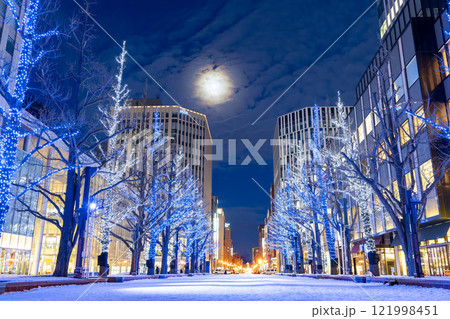 冬の札幌　北3条広場 (アカプラ)のイルミネーション　北海道札幌市 121998451