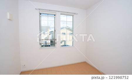 部屋の内見 121998752