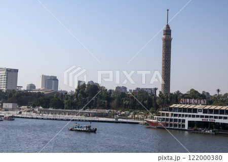 エジプトの首都カイロの街並み 122000380