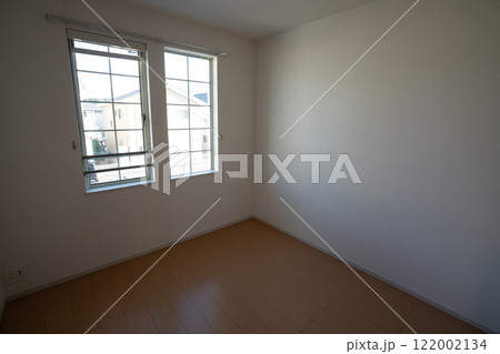 静寂が漂う空き部屋 静寂が漂う空き部屋 122002134