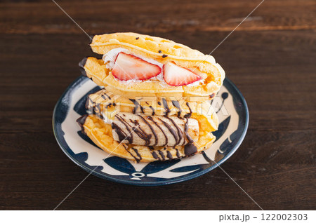 バナナとイチゴのワッフル バナナとイチゴのワッフル 122002303