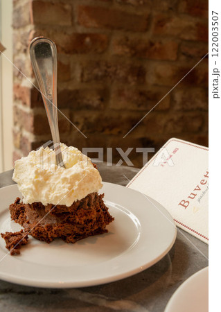 カフェのチョコレートケーキ カフェのチョコレートケーキ 122003507