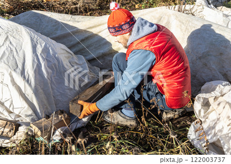 Winter Protection for Garden, winter shelter for garden plants, shelter rhododendrons Winter Protection for Garden, winter shelter for garden plants, shelter rhododendrons 122003737