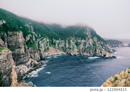 【#福江島】大瀬崎灯台から見える崖 【#福江島】大瀬崎灯台から見える崖 122004815