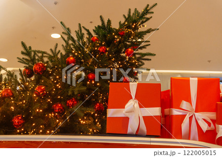 New Year's decor in a hypermarket. festive Christmas decorations in the mall 122005015