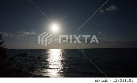 満月が海に上る 満月が海に上る 122011199