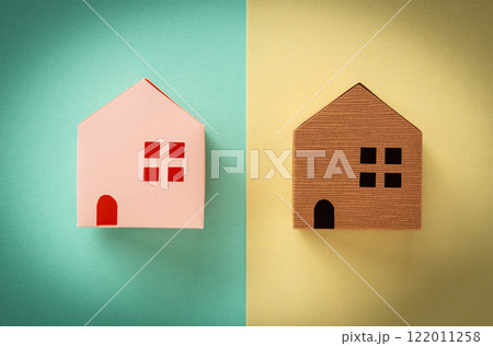 隣家との境界　境界線　土地　不動産　境目 122011258