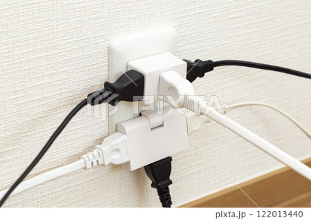 たこ足配線のコンセント 122013440