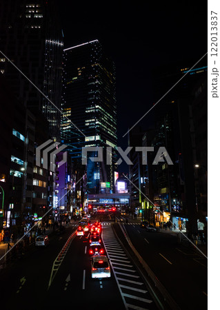 東京の夜景 渋谷駅東口へ向かう明治通り 2024.12　b-2 高彩度コントラスト 122013837