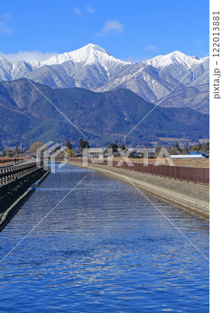 冬の安曇野 拾ヶ堰と北アルプス 冬の安曇野 拾ヶ堰と北アルプス 122013881