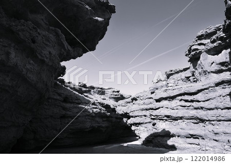 浸食と風食によって形成された峡谷 122014986